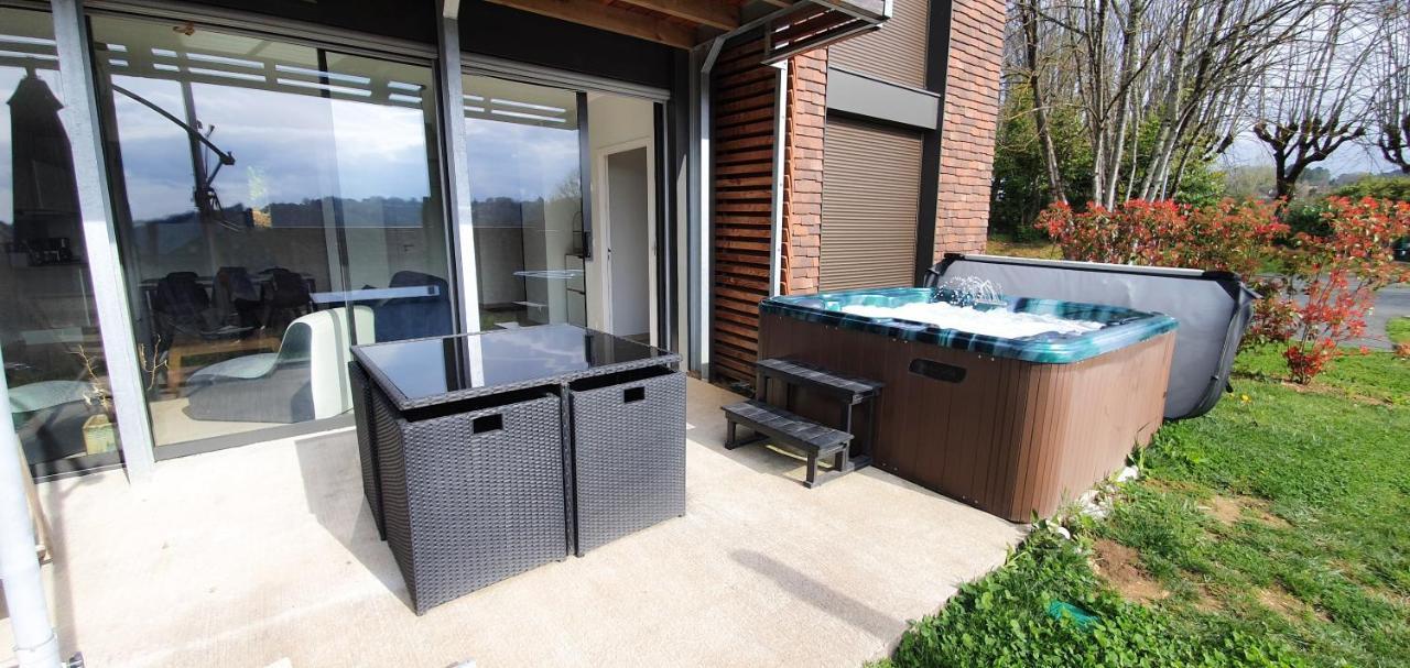 Villa Spacieuse Avec Jacuzzi Privatif Sarlat-la-Canéda Exteriör bild